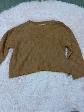Classic Camel Knit Sweater - Women's Crewneck